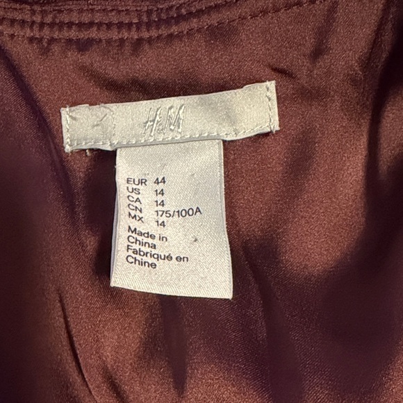 H&M -Burgundy Sheer Dress with Black Lace - Size 14 - Picture 9 of 14